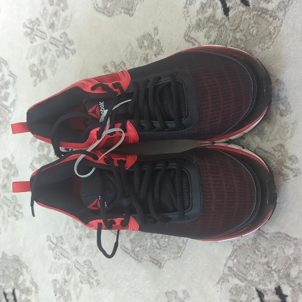 Size 10 : Mens Reebok Runners - Picture 5 of 13